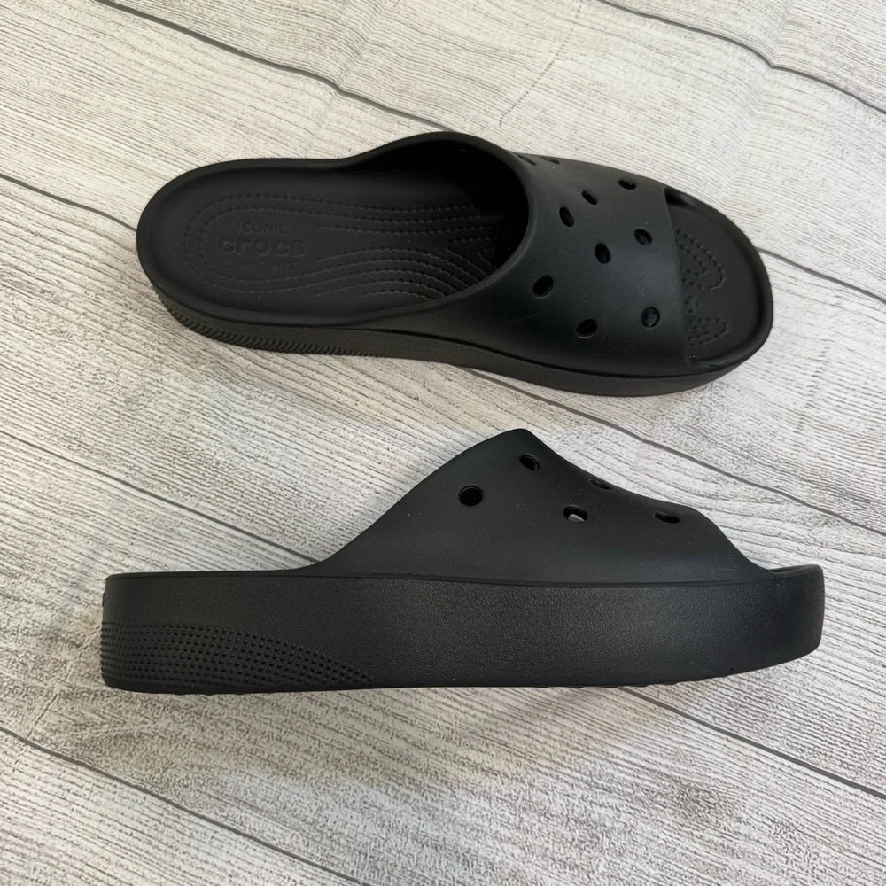 Crocs Classic Platform Slide Sandal